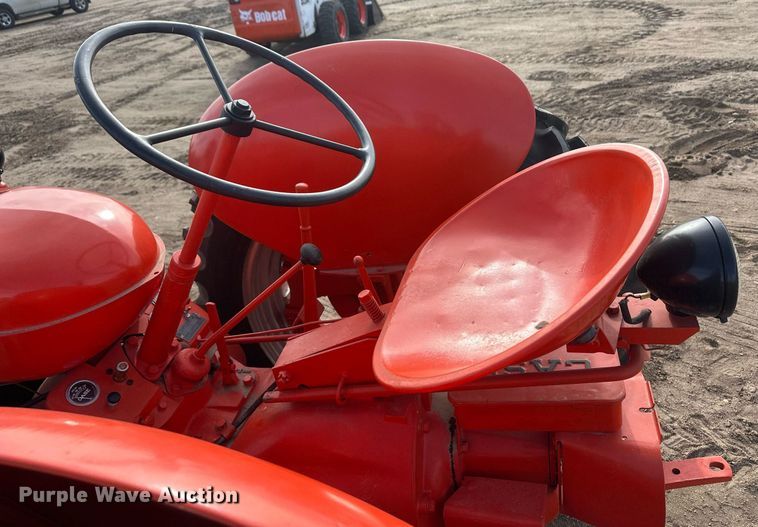 image for item IU9228 1949 Case SC  tractor