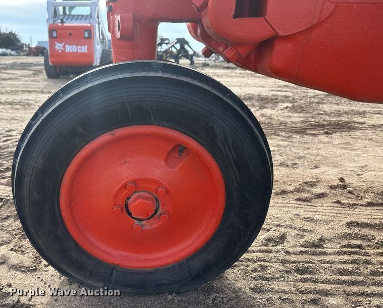 image for item IU9228 1949 Case SC  tractor