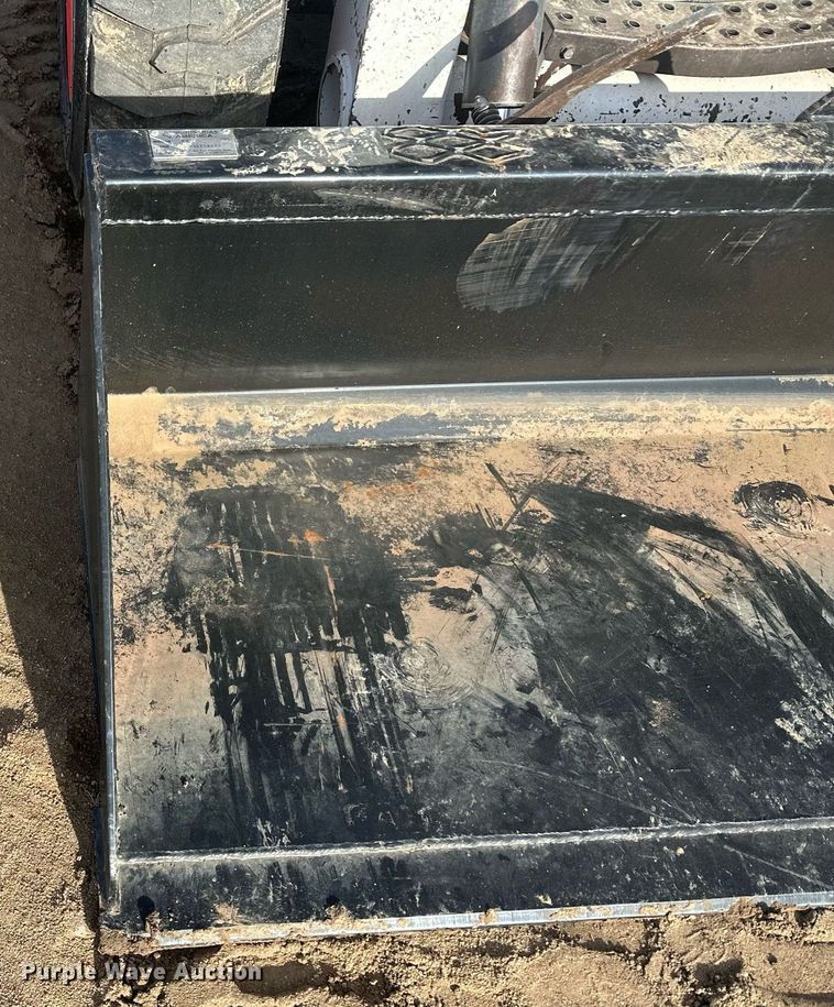 image for item IU9229 2002 Bobcat S250  skid steer loader