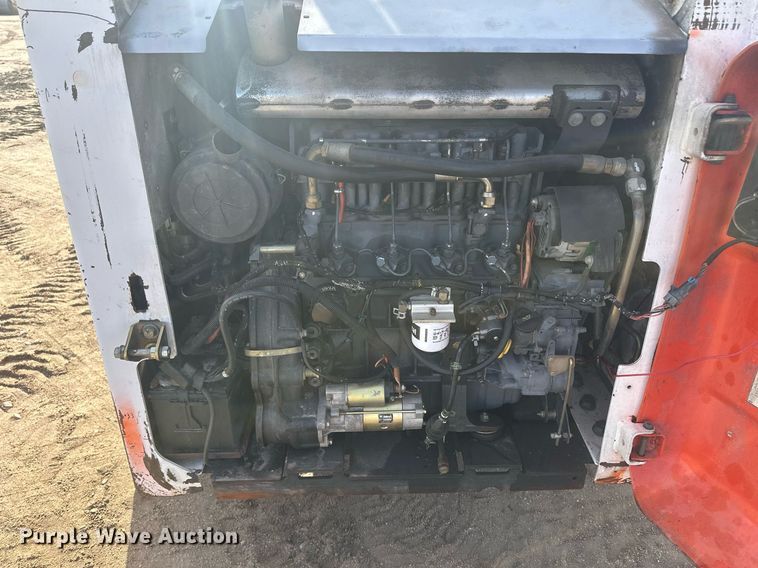 image for item IU9229 2002 Bobcat S250  skid steer loader