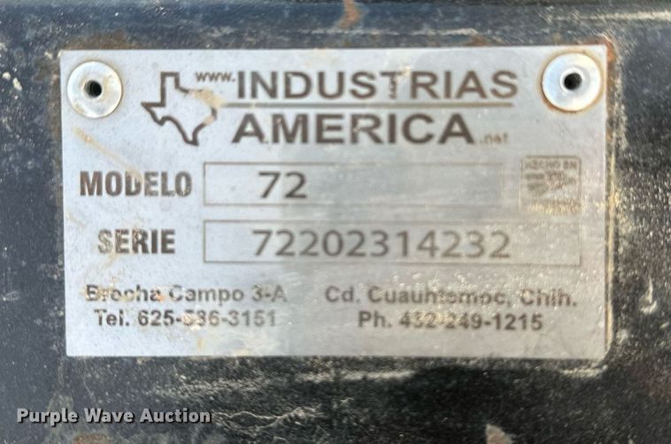 image for item IU9229 2002 Bobcat S250  skid steer loader