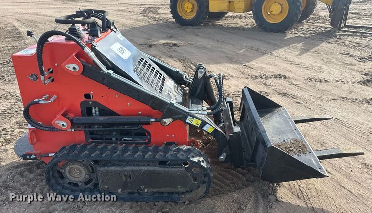 image for item IU9231 2023 Agrotk LRT23  compact utility loader