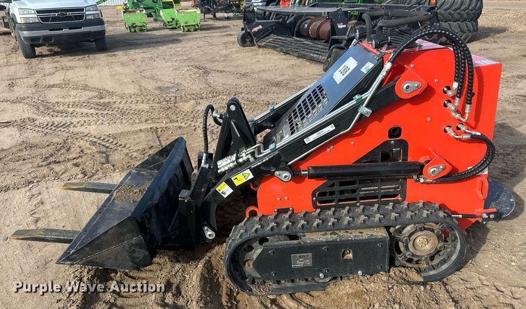 image for item IU9231 2023 Agrotk LRT23  compact utility loader