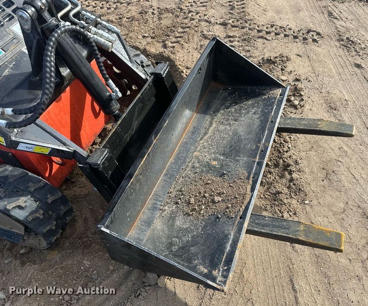 image for item IU9231 2023 Agrotk LRT23  compact utility loader