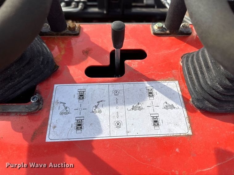 image for item IU9231 2023 Agrotk LRT23  compact utility loader