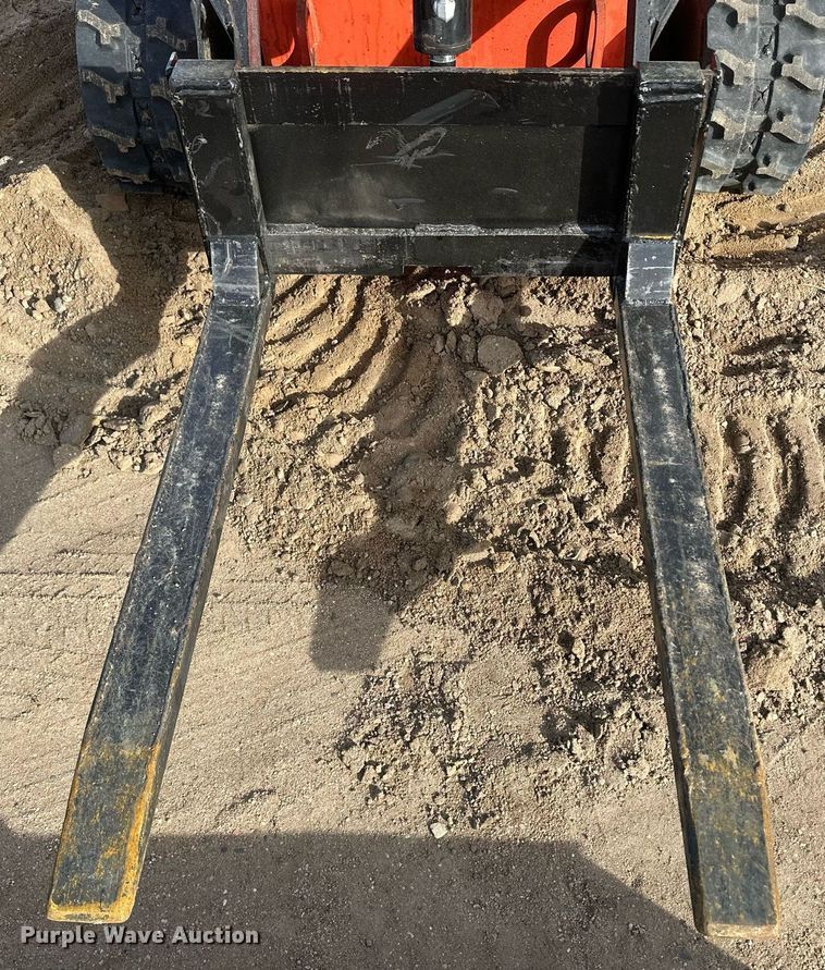 image for item IU9231 2023 Agrotk LRT23  compact utility loader