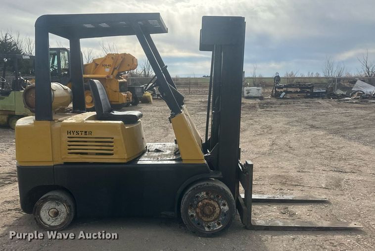 image for item IU9233 Hyster  forklift
