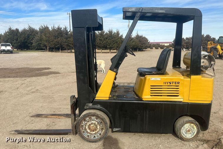 image for item IU9233 Hyster  forklift