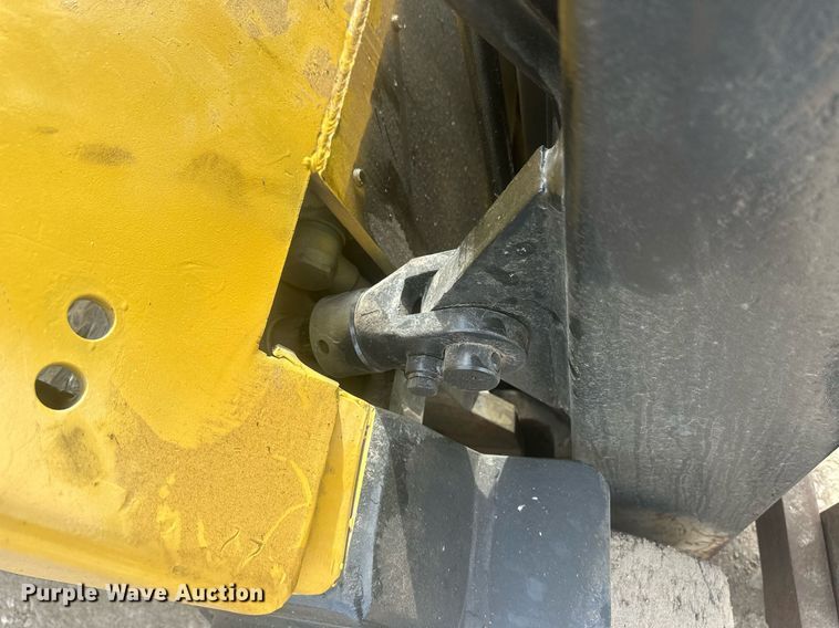 image for item IU9233 Hyster  forklift