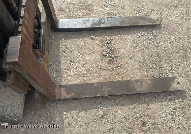 image for item IU9233 Hyster  forklift