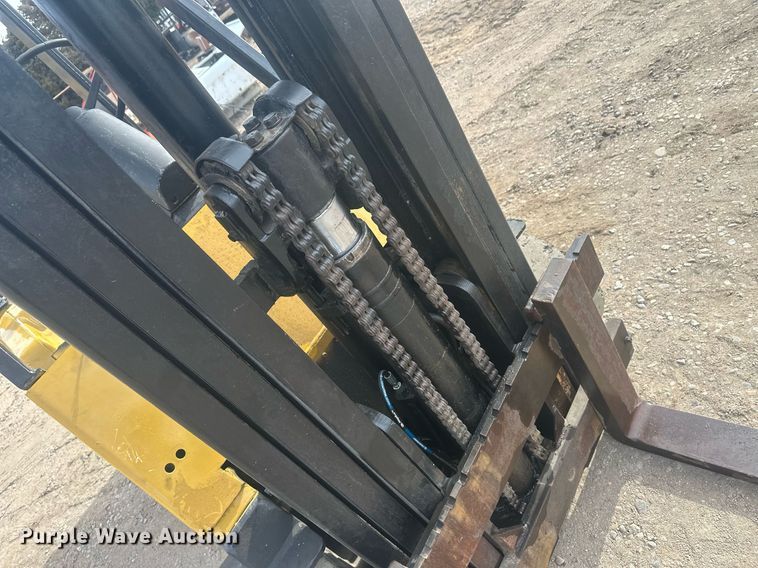 image for item IU9233 Hyster  forklift