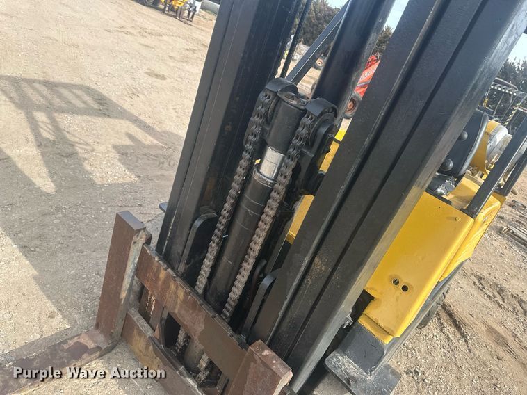image for item IU9233 Hyster  forklift