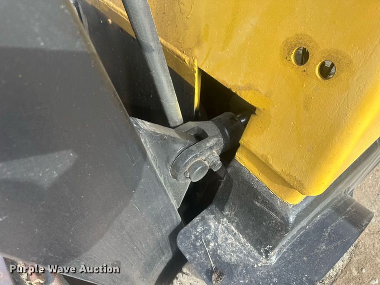 image for item IU9233 Hyster  forklift