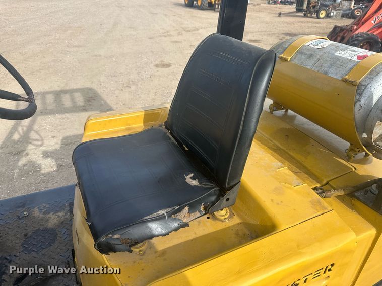 image for item IU9233 Hyster  forklift