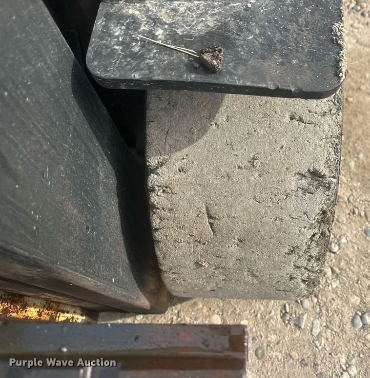 image for item IU9233 Hyster  forklift