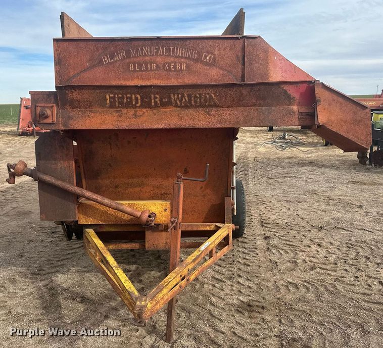 image for item IU9239 Kelly-Ryan  feed wagon