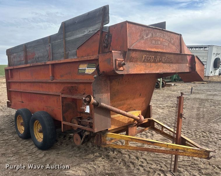 image for item IU9239 Kelly-Ryan  feed wagon