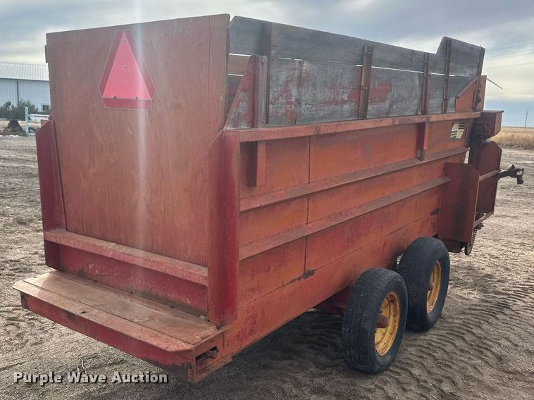 image for item IU9239 Kelly-Ryan  feed wagon