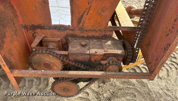 image for item IU9239 Kelly-Ryan  feed wagon