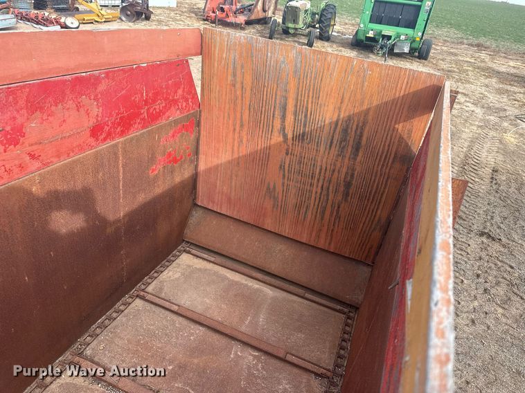 image for item IU9239 Kelly-Ryan  feed wagon