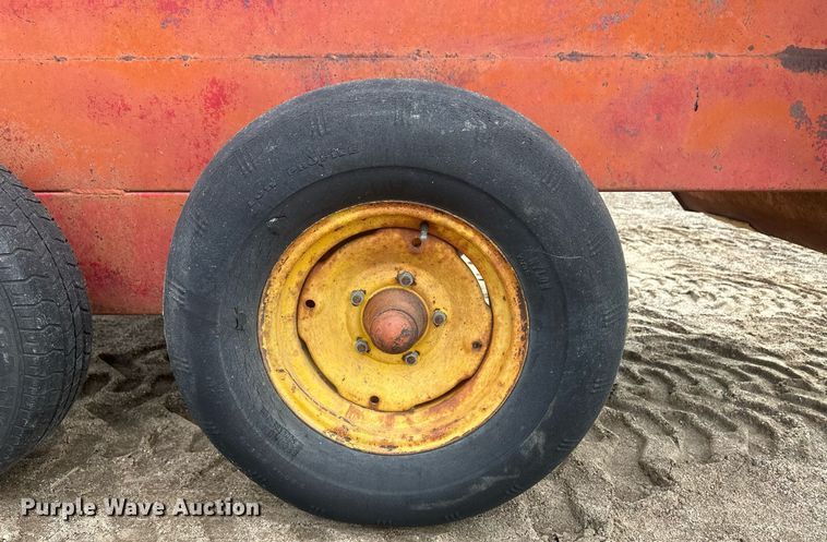 image for item IU9239 Kelly-Ryan  feed wagon