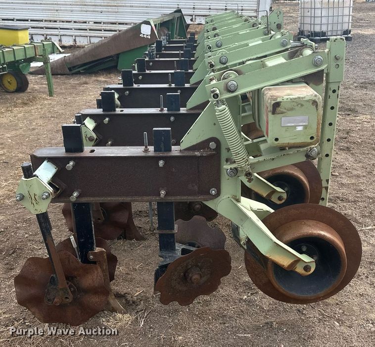 image for item IU9240 Orthman  strip-till