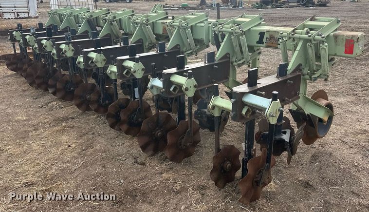 image for item IU9240 Orthman  strip-till