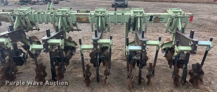 image for item IU9240 Orthman  strip-till