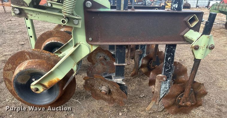 image for item IU9240 Orthman  strip-till