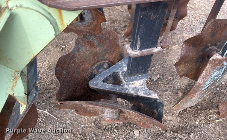 image for item IU9240 Orthman  strip-till