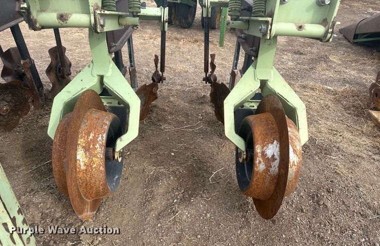 image for item IU9240 Orthman  strip-till