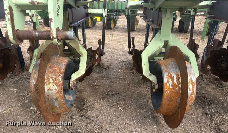 image for item IU9240 Orthman  strip-till