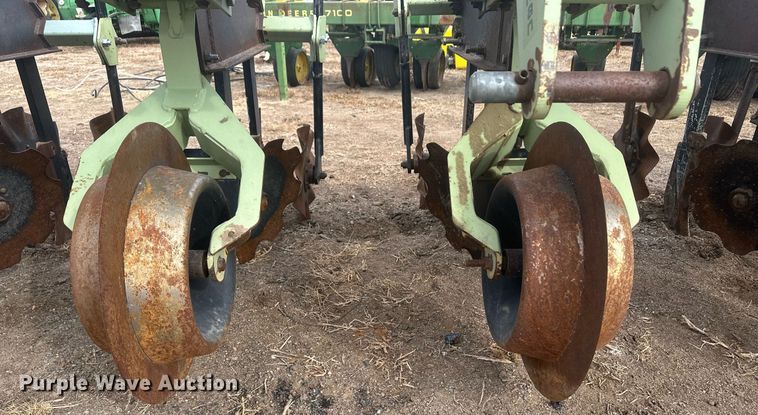 image for item IU9240 Orthman  strip-till