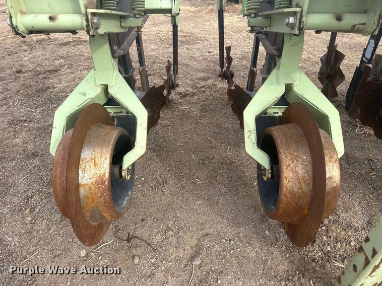 image for item IU9240 Orthman  strip-till