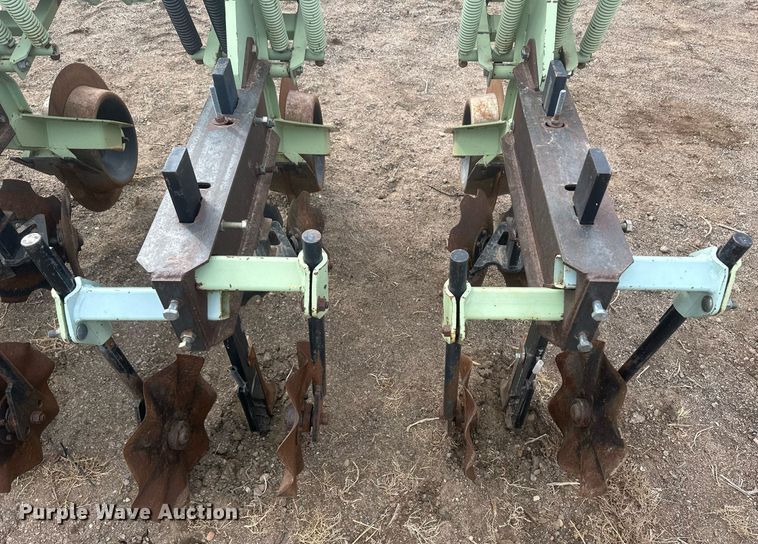 image for item IU9240 Orthman  strip-till