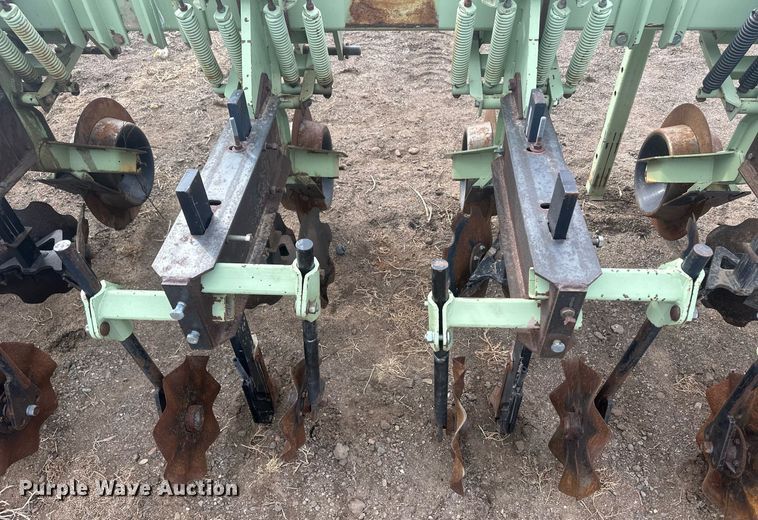 image for item IU9240 Orthman  strip-till