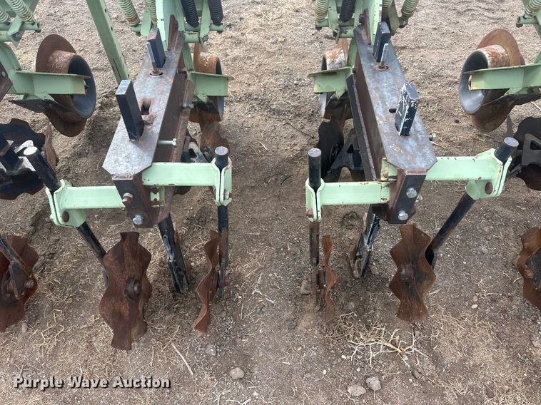 image for item IU9240 Orthman  strip-till