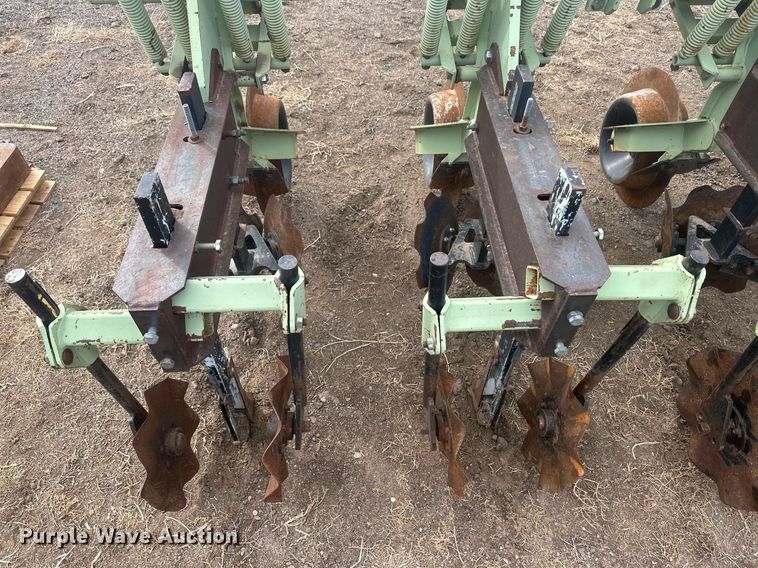 image for item IU9240 Orthman  strip-till