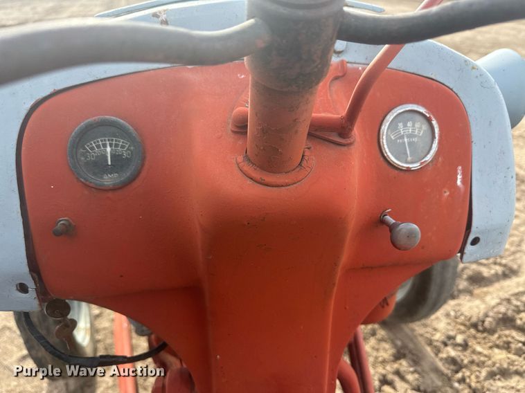 image for item IU9241 Ford  tractor