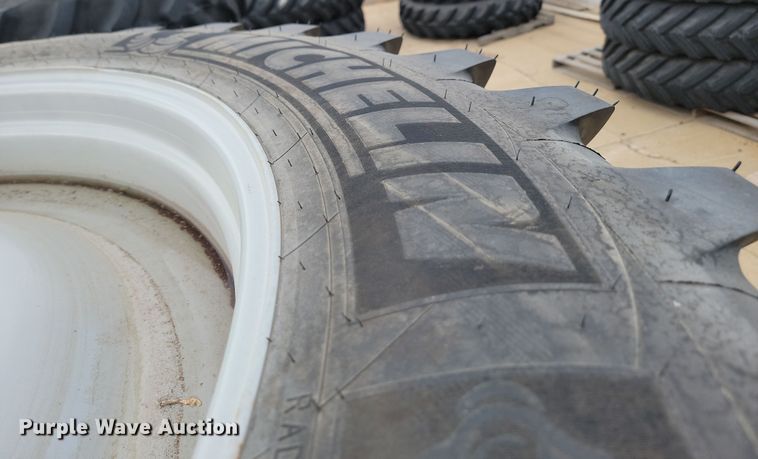 image for item JW9506 (4) Michelin Sprayerbib VF380/90R46 tires and wheels