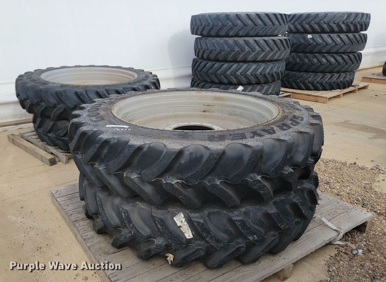 image for item JW9511 (4) Goodyear Ultra Sprayer 380/90R46 tires and wheels