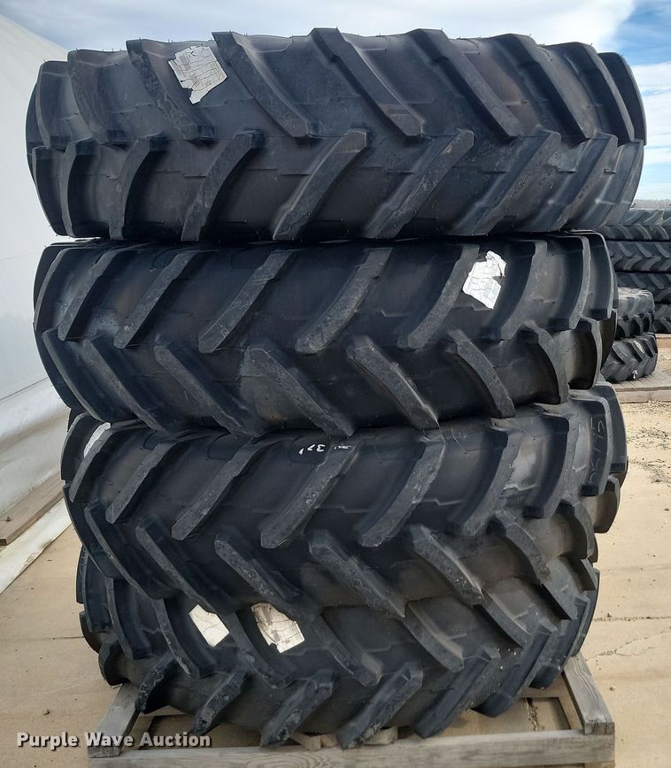 image for item JW9513 (4) Michelin Agribib2 480/80R42 tires and wheels