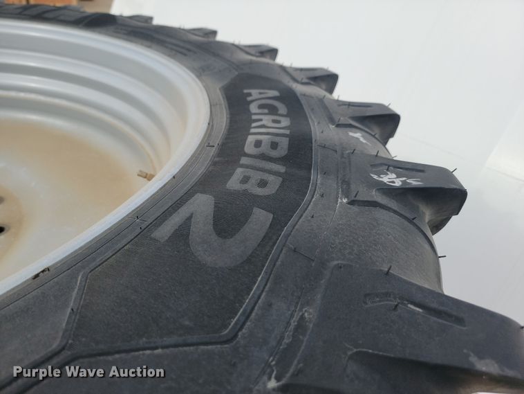 image for item JW9513 (4) Michelin Agribib2 480/80R42 tires and wheels