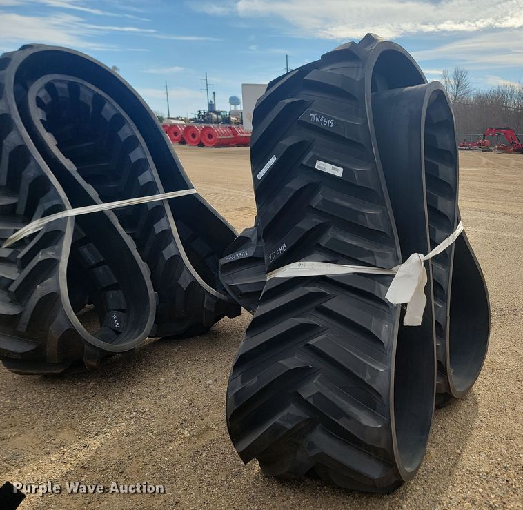 image for item JW9518 (2) Camso 5500 rubber tracks