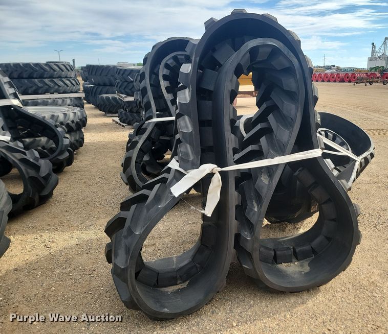 image for item JW9518 (2) Camso 5500 rubber tracks