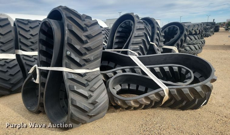 image for item JW9518 (2) Camso 5500 rubber tracks