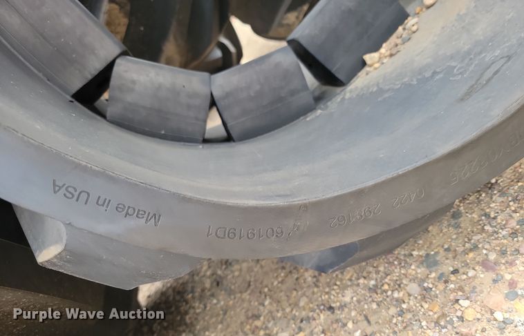 image for item JW9518 (2) Camso 5500 rubber tracks