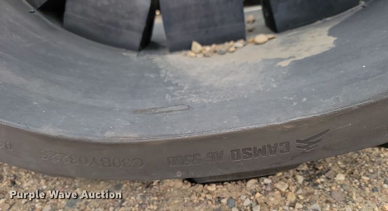 image for item JW9518 (2) Camso 5500 rubber tracks
