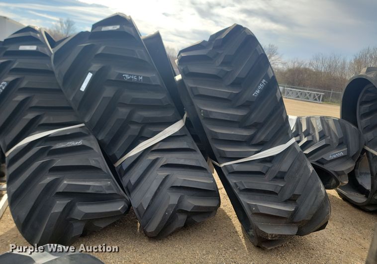 image for item JW9519 (2) Camso 5500 rubber tracks