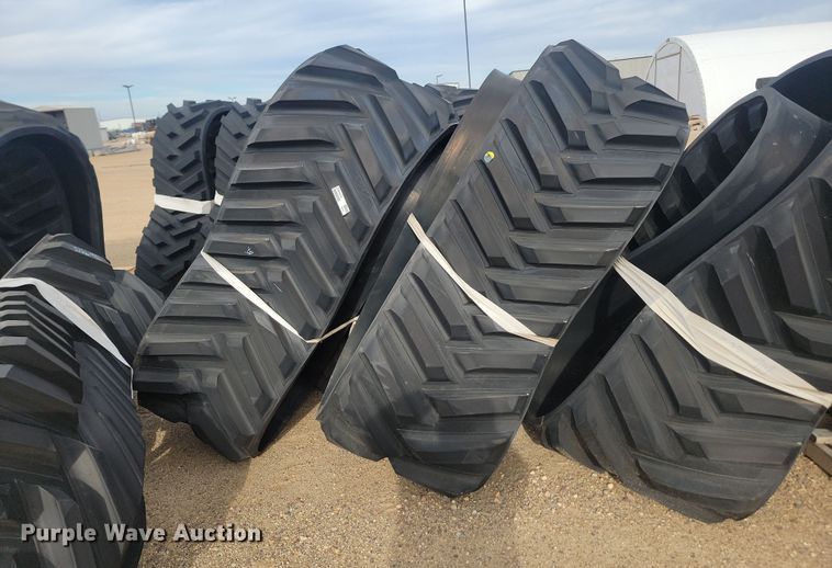 image for item JW9519 (2) Camso 5500 rubber tracks